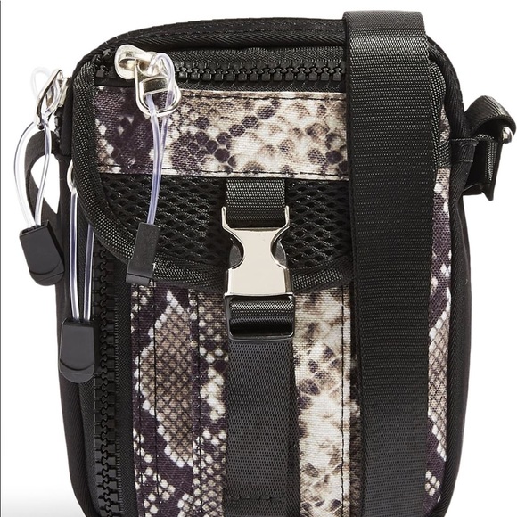 Topshop Handbags - NEW Topshop crossbody snake print